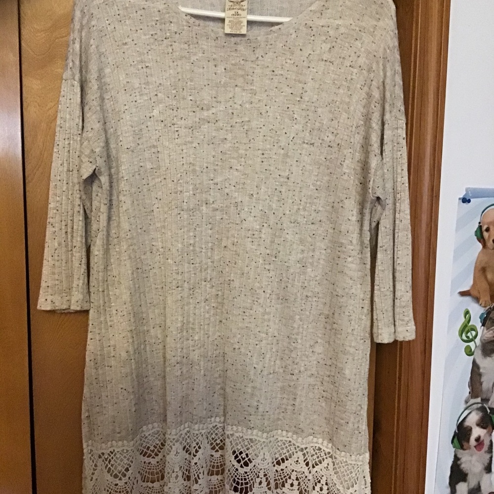 3/4 sleeve cotton tunic with crochet trim front